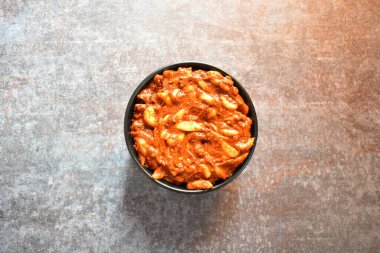 Hint geleneksel baharatlı sarımsak turşusu.