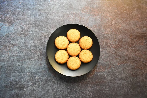 Çıtır çıtır taze tereyağlı kurabiye.