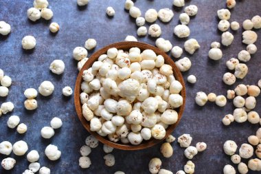 Taze patlamış Tilki fındığı