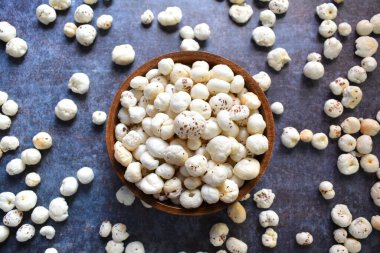 Taze patlamış Tilki fındığı