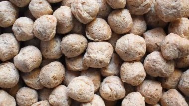 Çiğ kuru soya parçacıklı dokulu sebze proteini.
