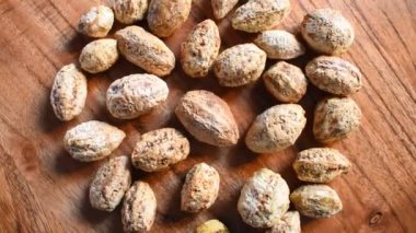 Çiğ, kurutulmuş Terminalia kebula meyvesi tohumu