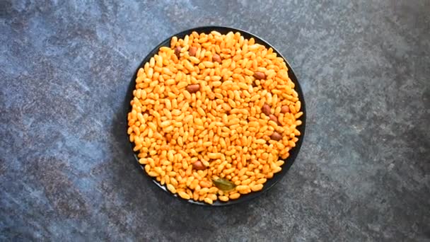 Bhadang Kořeněná Indická Svačinka Nafouklé Rýže — Stock video