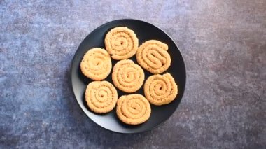 Chakli kızartılmış Hint geleneksel lezzetli atıştırmalıkları.