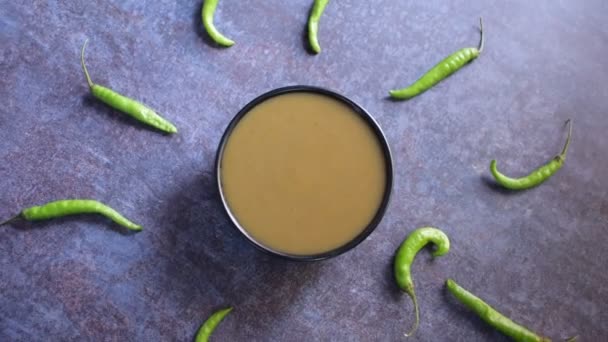 Świeży Pikantny Zielony Sos Chili — Wideo stockowe