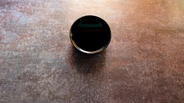 传统的新鲜黑酱油放在碗里 — 图库视频影像