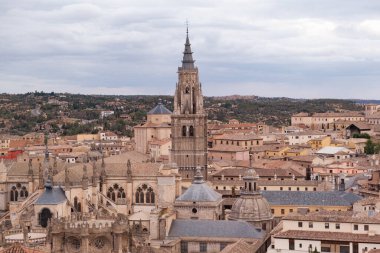 Toledo, İspanya 'nın panoramik manzarası, UNESCO dünya mirası alanı. Katedralin detayları.