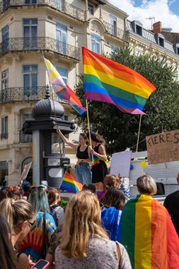 Beziers, Fransa: 24 Eylül 2022. Gurur Yürüyüşünün ilk baskısı