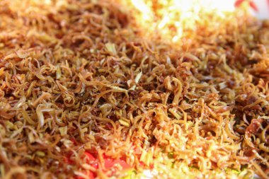 Dilimlenmiş limon otu pişirmek için hazır..