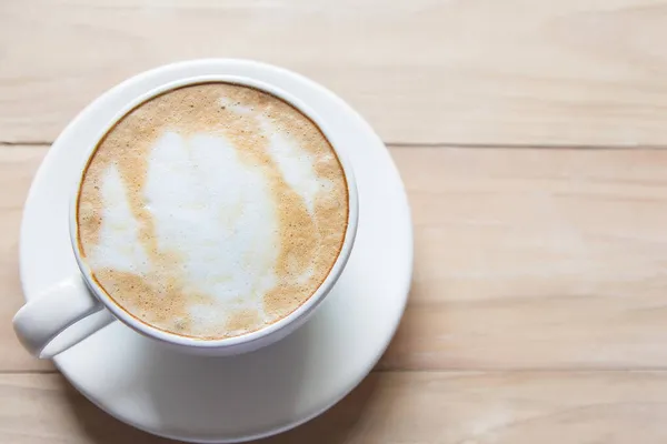 Vista Superior Arte Latte Taza Blanca Mesa Madera Por Mañana — Foto de Stock