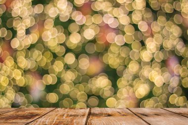 Bokeh gece lambalarında kahverengi ahşap soyut arkaplan
