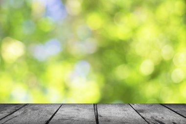 Doğa ile ahşap masa Bokeh ışıkları soyut kara zemin