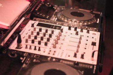 DJ ekipman disko kulübü geçmişi