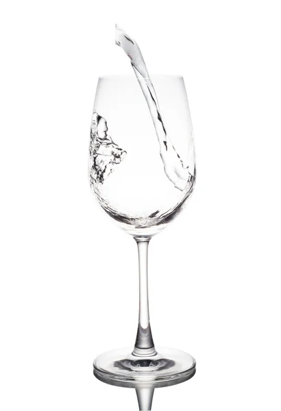 Agua Vierte Vino Vidrio Fondo Blanco Transparente — Foto de Stock