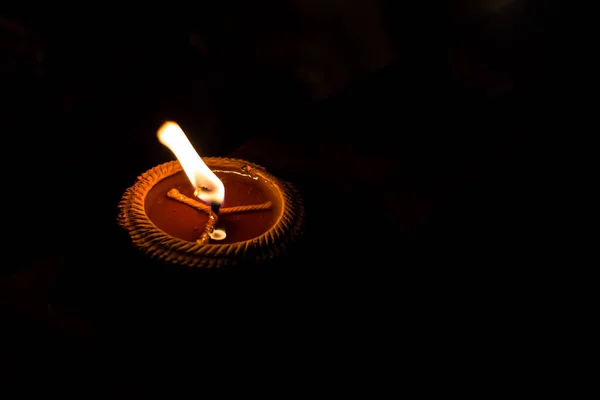 Luz Las Velas Concepto Religión Nocturna Oscura — Foto de Stock