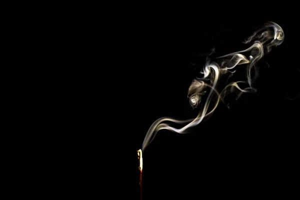 Unschärfe Räucherstäbchen Mit Smoke Black Schwarz Und Weiß Abstrakten Hintergrund — Stockfoto