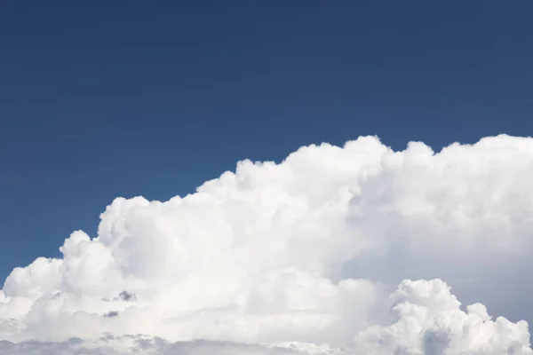 Nuvens Fofas Brancas Céu Azul Blue Fundo Céu Com Nuvens — Fotografia de Stock