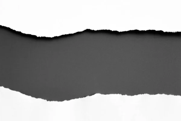 Siyah Arka Planda Beyaz Yırtık Bir Kağıt Koleksiyon Kağıdı Yırtılması — Stok fotoğraf