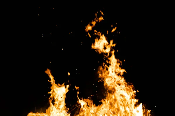 Flammen Auf Schwarzem Hintergrund — Stockfoto