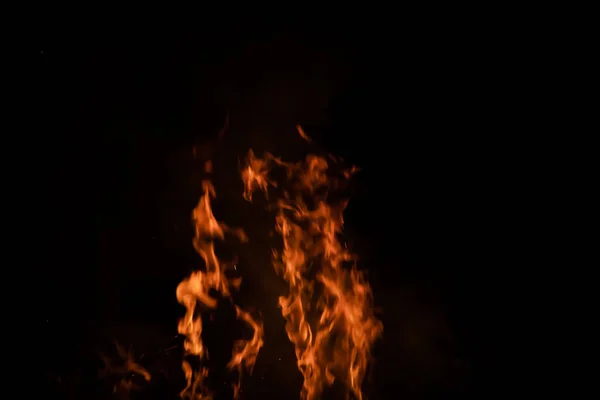 Siyah Arka Planda Yangın Alevleri Afiş Arkaplanı Için Ateş Patlaması — Stok fotoğraf