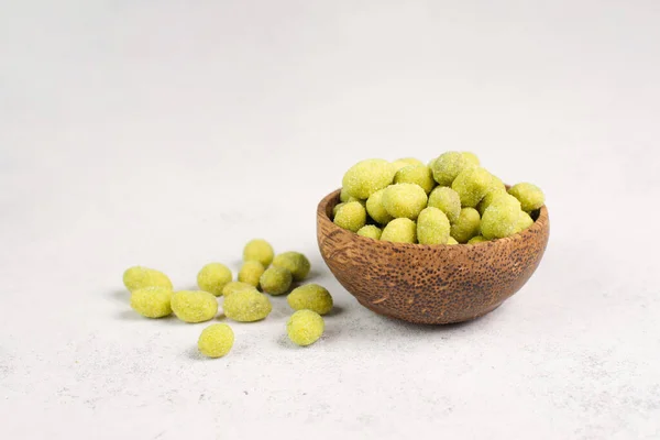 Pile Green Wasabi Coated Peanuts Bowl Spicy Snack Oriental Food — Stock Photo, Image