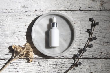 beyaz arka plan, kozmetik makyaj losyonu krem ürün güzellik moda sağlık konsepti, yüz köpüğü tedavisi