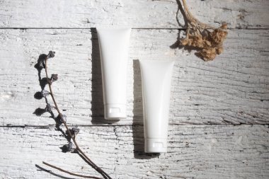 beyaz arka plan, kozmetik makyaj losyonu krem ürün güzellik moda sağlık konsepti, yüz köpüğü tedavisi