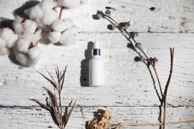 beyaz arka plan, kozmetik makyaj losyonu krem ürün güzellik moda sağlık konsepti, yüz köpüğü tedavisi