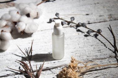 beyaz arka plan, kozmetik makyaj losyonu krem ürün güzellik moda sağlık konsepti, yüz köpüğü tedavisi