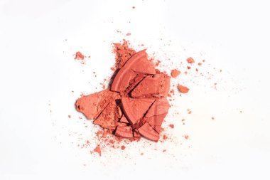 Kozmetik makyaj malzemesi toz toz dokusu temel ürün güzellik moda cilt, beyaz izole arka planda krem kızartıcı