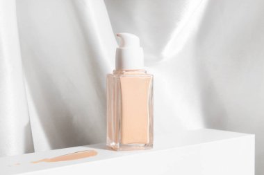 arka plan, makyaj şişesi losyonu vakfı astar yastık cc krem ürünü güzellik moda cilt bakım modeli