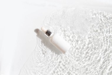 Tıbbi cilt bakımı şişesi kozmetik serum düşürücü, güzellik makyajı yüz bakımı, tedavi temizleyici yüz.