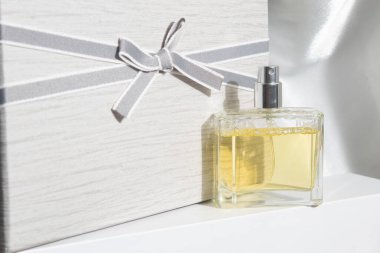 Tıbbi cilt bakımı şişesinin maketi güzellik makyaj tüpü yüz makyajı, tedavi temizleyici yüz.