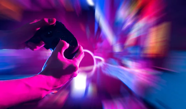 Gamer Játszik Online Játék Joystick Vezérlő Neon Világít Sötét Cyberpunk — Stock Fotó