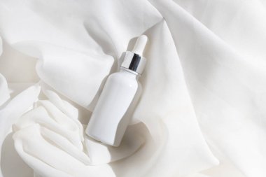 Parfüm, cilt bakımı, makyaj malzemesi makyaj tüpü, yüz temizleme, yüz temizleme köpüğü, güzellik sağlık hizmetleri ambalajı.