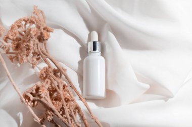 Cilt bakımı serumu düşürücü şişe kozmetik makyaj tüpü yüz bakımı, yüz temizleyici köpük, güneş kremi sağlık paketi.