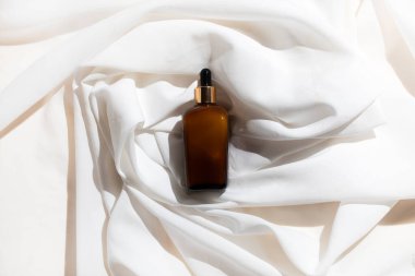 Cilt bakımı serumu düşürücü şişe kozmetik makyaj tüpü yüz bakımı, yüz temizleyici köpük, güneş kremi sağlık paketi.