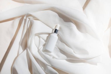 Cilt bakımı serumu düşürücü şişe kozmetik makyaj tüpü yüz bakımı, yüz temizleyici köpük, güneş kremi sağlık paketi.