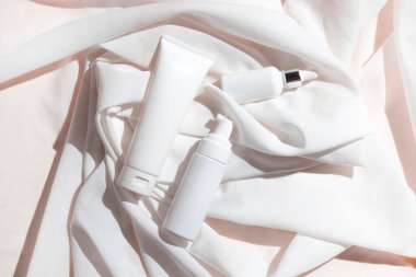 Cilt bakımı serumu düşürücü şişe kozmetik makyaj tüpü yüz bakımı, yüz temizleyici köpük, güneş kremi sağlık paketi.