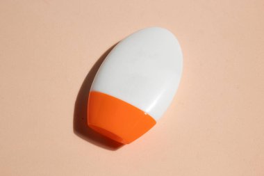 Cilt bakımı için makyaj tüpü. Kozmetik yaz kremi, ürün markalaşması, krem losyonu.