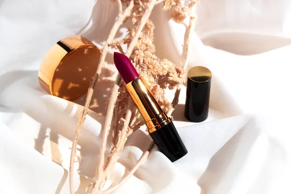 Mockup Von Lippenstift Red Gloss Kosmetikschlauchbehälter Von Beauty Make Gesichtsbehandlung — Stockfoto