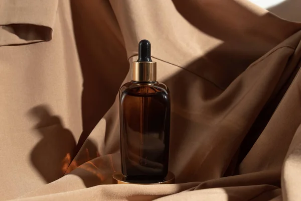 模拟管瓶 用于护肤化妆品 产品品牌 滴水乳膏治疗 — 图库照片