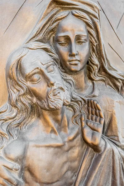 Bas Relief Bronze Représentant Pitié Michel Ange Visages Sainte Marie — Photo