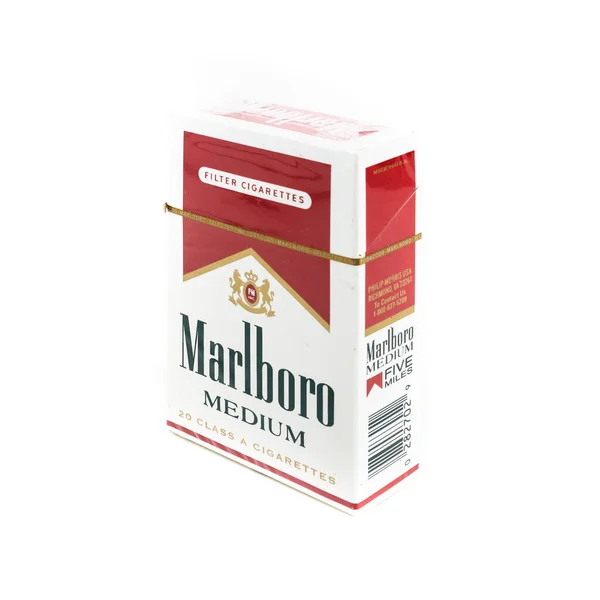 Confezione Marlboro Medium Cigarettes Realizzata Philip Morris Marlboro Marchio Sigarette — Foto Stock