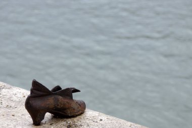 Budapeşte (Macaristan). Budapeşte Ayakkabı Anıtı 'nın Ayrıntıları