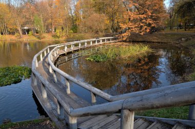 18. yüzyılın doğal tarihi, mimari ve eğlence amaçlı kompleksi Vorontsovo Konutları 'nda, sonbaharda Vorontsov Parkı, Moskova, Rusya' da, sonbaharda 