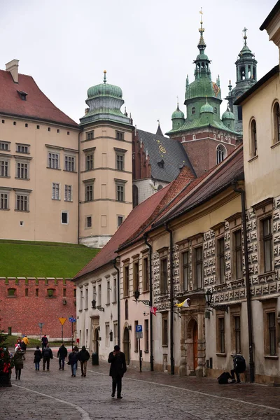 Krakow Poland December 2018 View Wawel Royal Castle Street Old — Foto de Stock