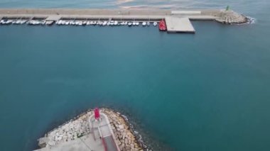 Bulutlu bir günde Xabia Limanı 'nın hava manzarası, Costa Blanca, Alicante, İspanya