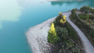 Guadalest 'in Marina Baixa, Alicante, İspanya' daki rezervuarından hava görüntüleri