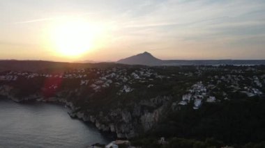 Cala Ambolo, Xabia, Alicante, İspanya 'da hava kararıyor.